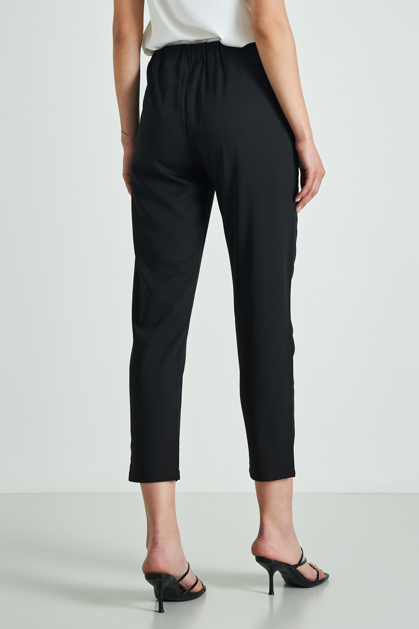 Picture of Tailored pants with belt