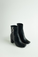 Picture of Heeled boots with zipper