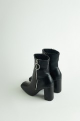 Picture of Heeled boots with zipper