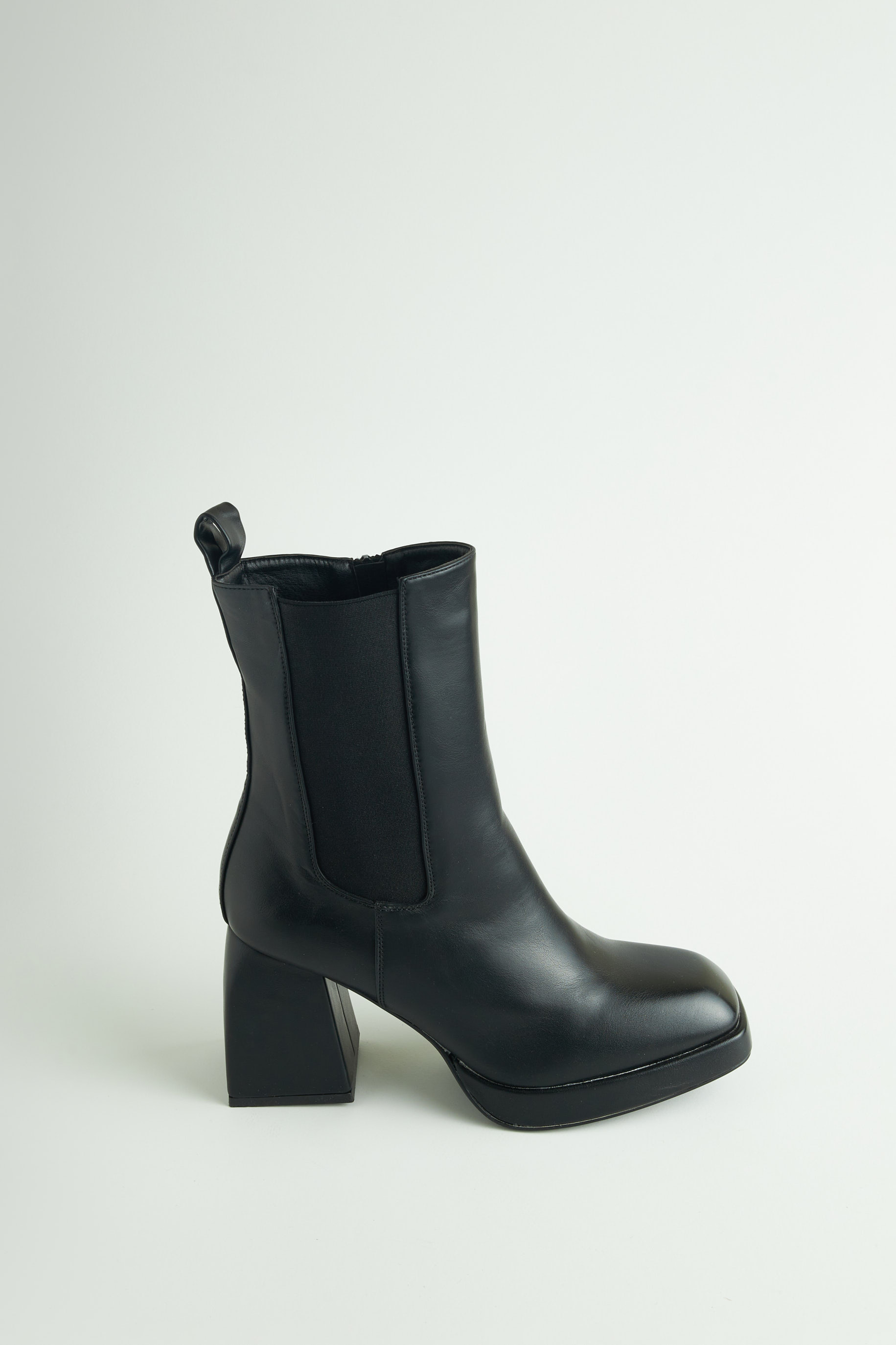 Picture of Platform heeled boots