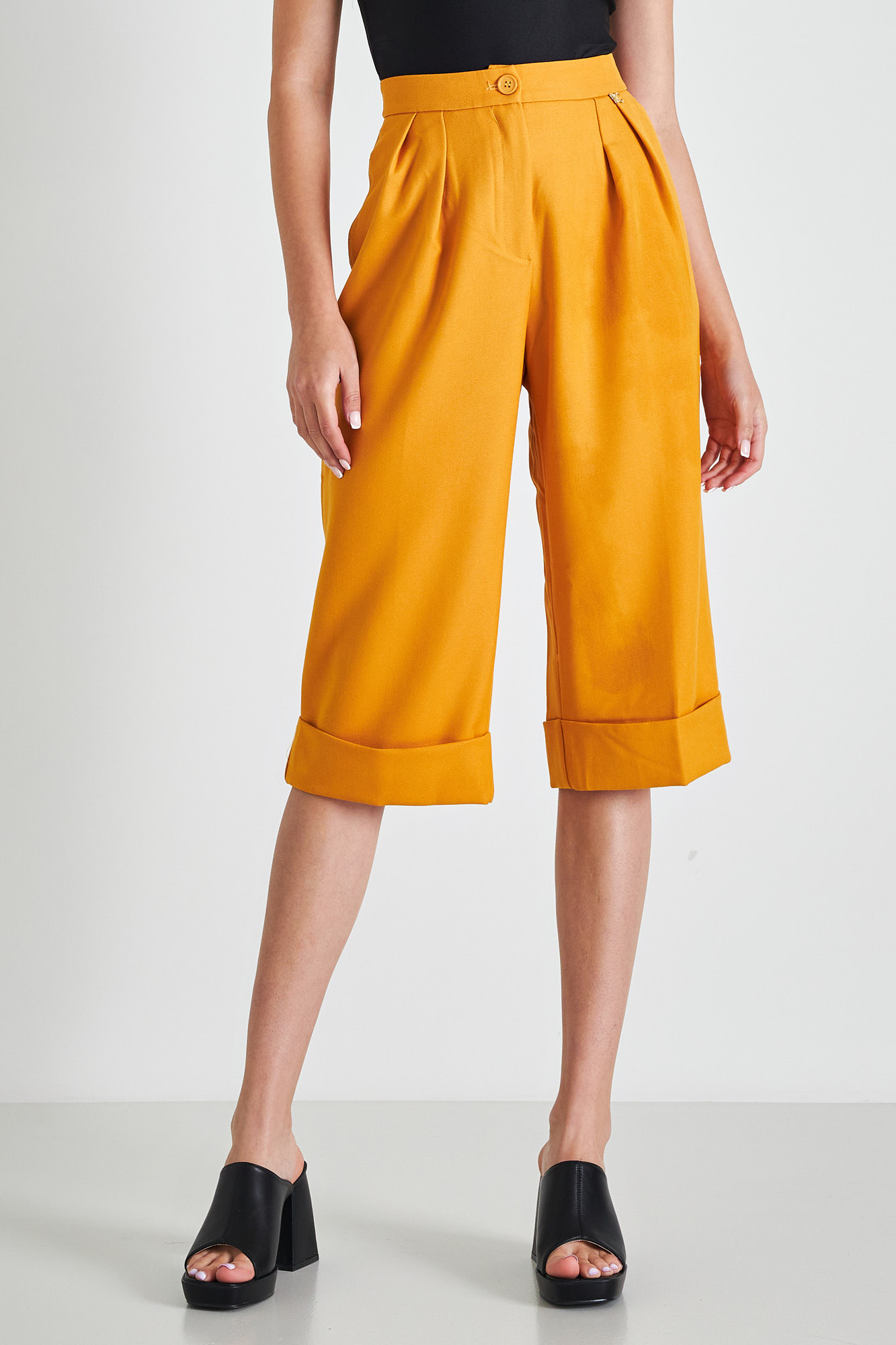 Picture of Pleated zip culotte pants