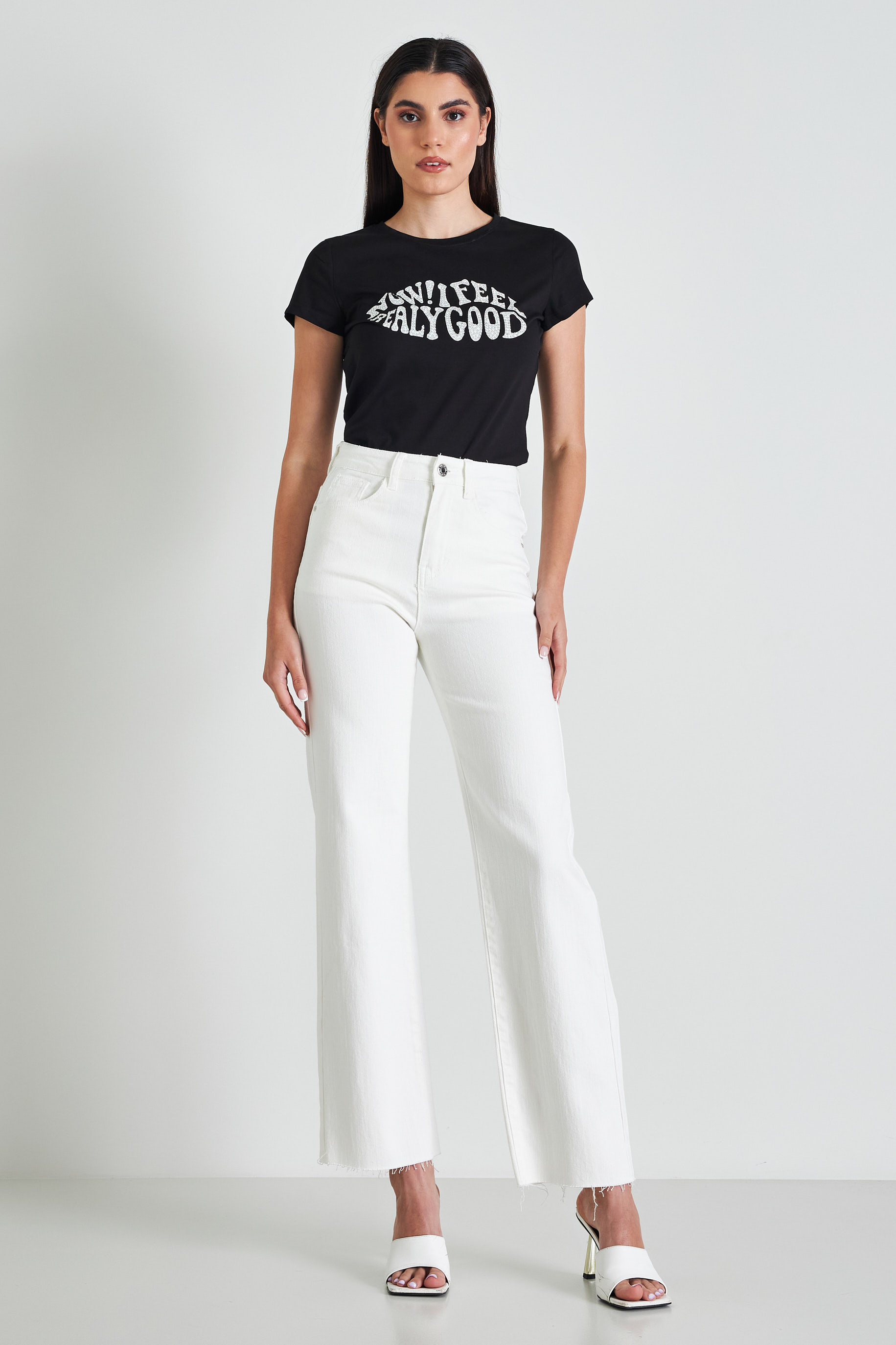 Picture of Denim pants with cut end
