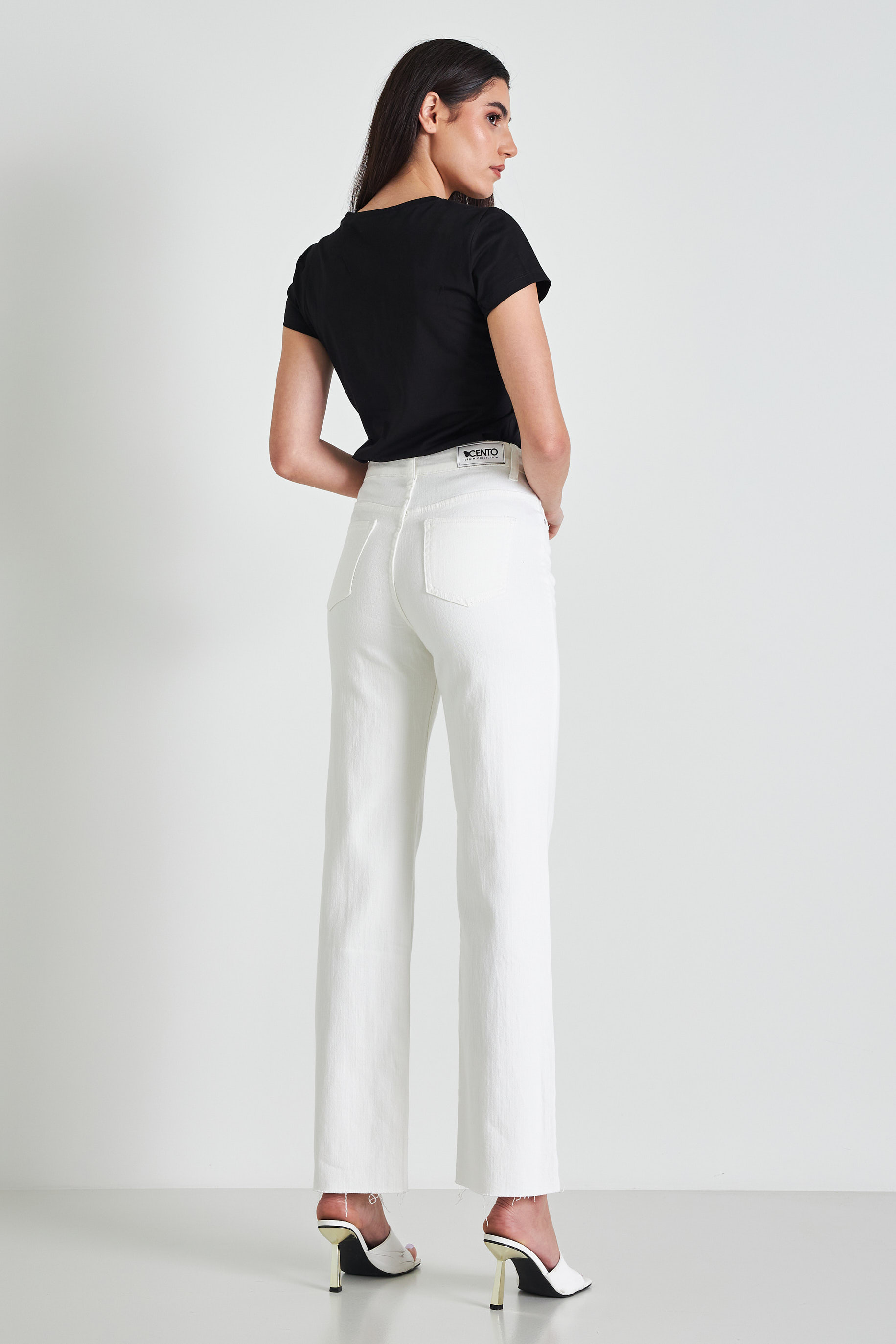 Picture of Denim pants with cut end