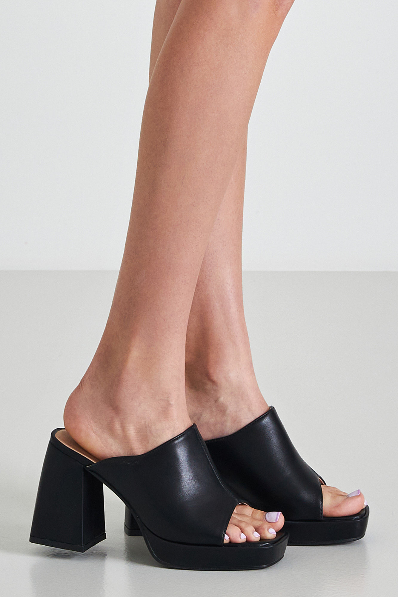 Picture of Leather heeled mules