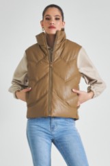 Picture of Sleeveless puffer jacket