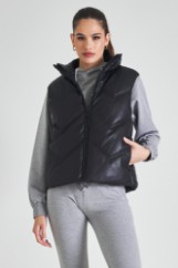 Picture of Sleeveless puffer jacket