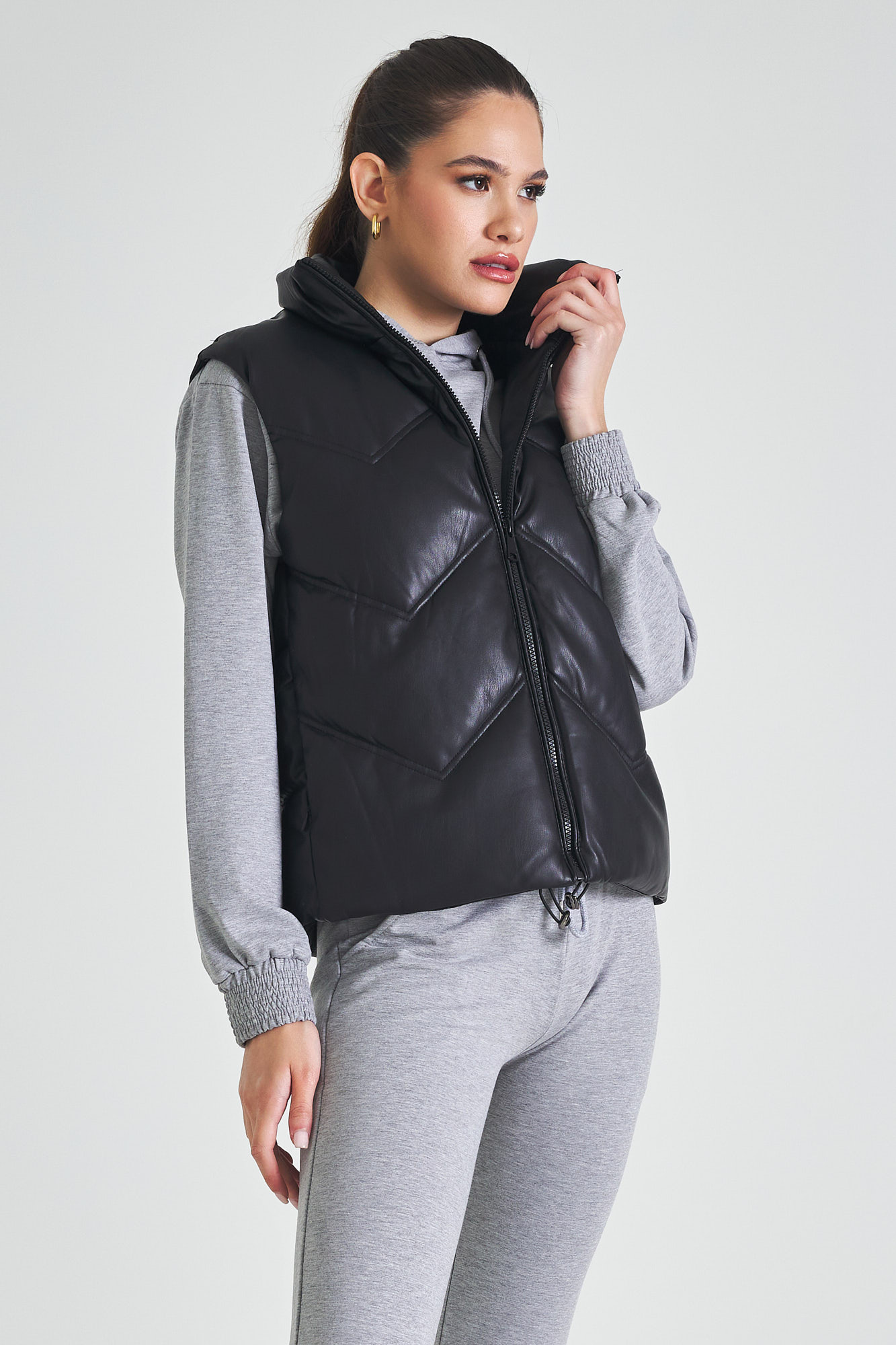 Picture of Sleeveless puffer jacket