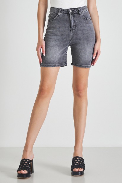 Picture of Denim highwaisted shorts