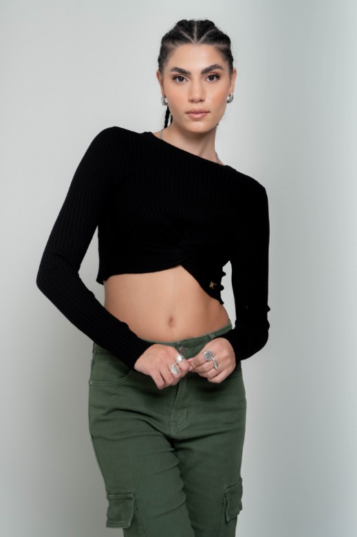 Picture of Cropped sweater with knot
