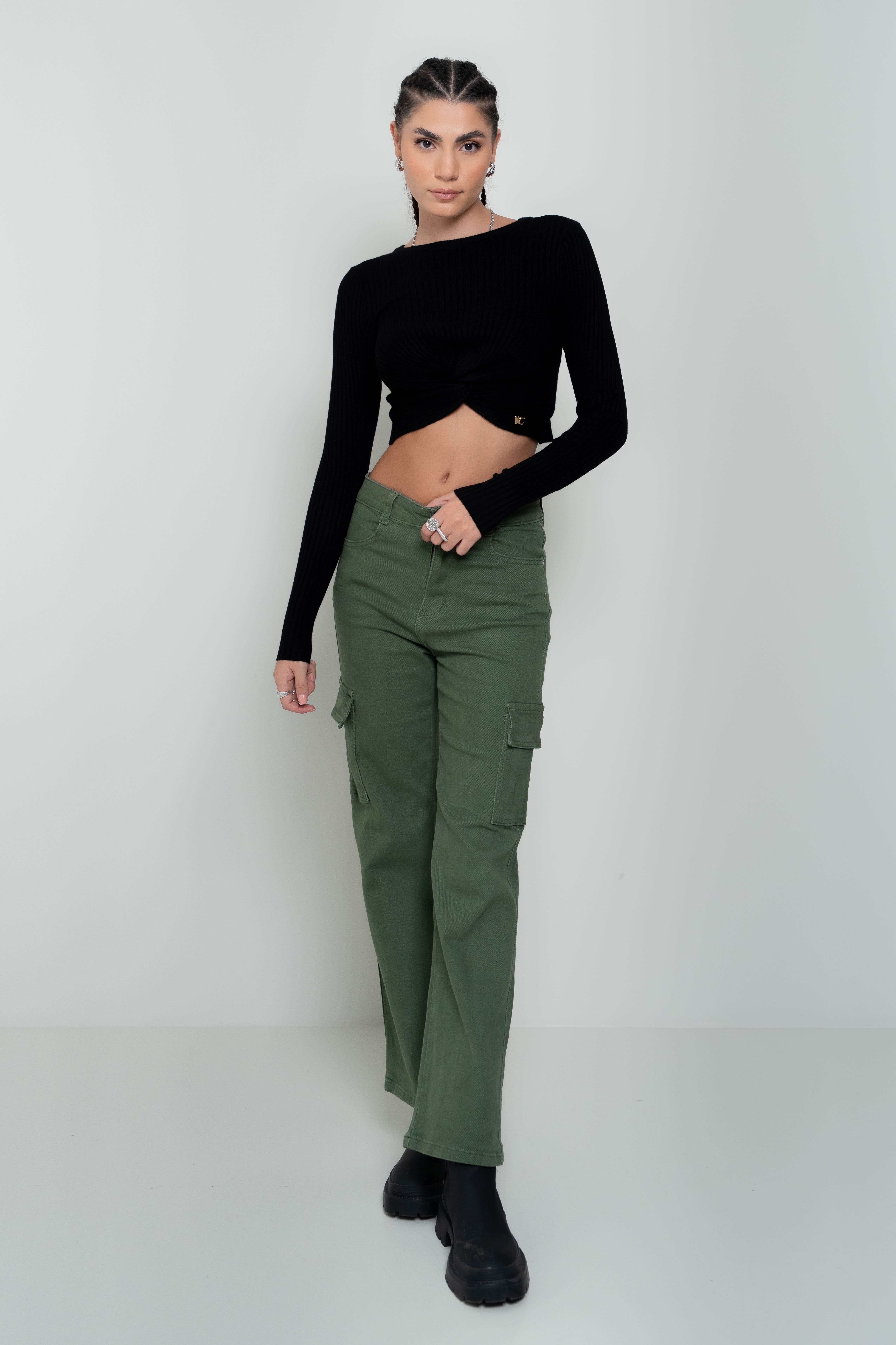 Picture of Cropped sweater with knot