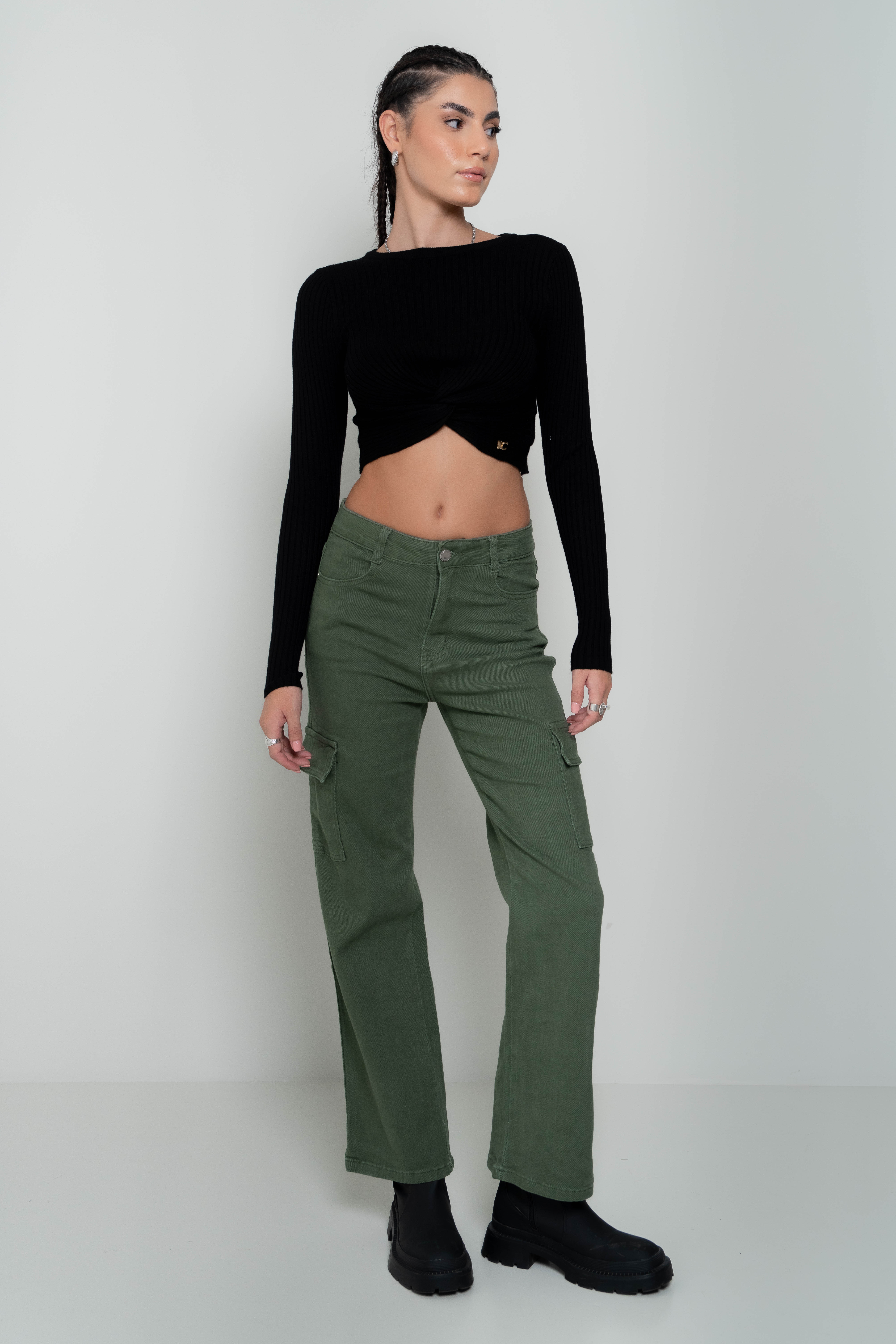 Picture of Cropped sweater with knot