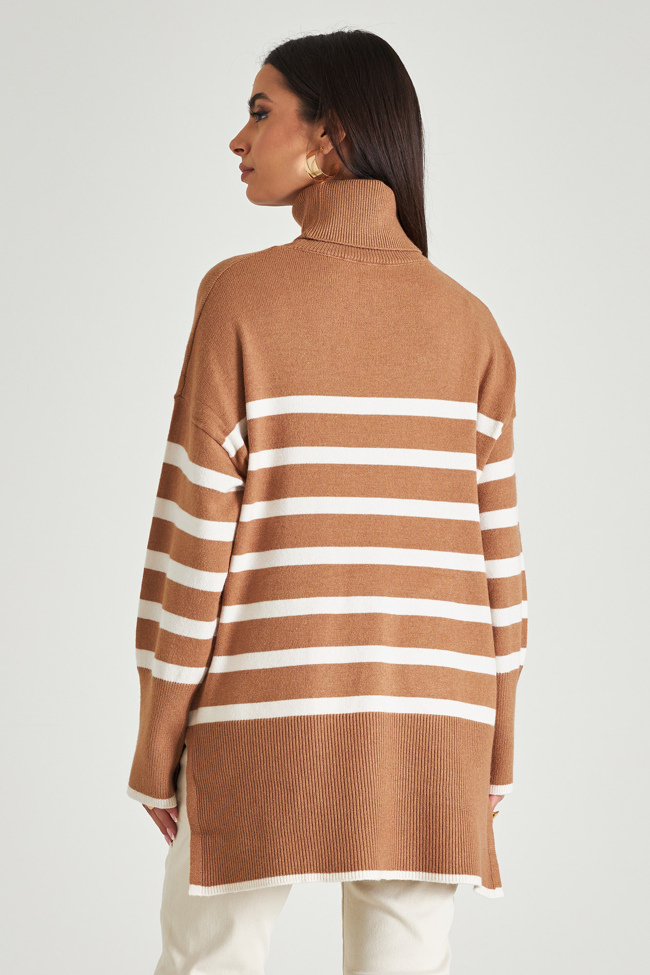 Picture of High neck stripped sweater