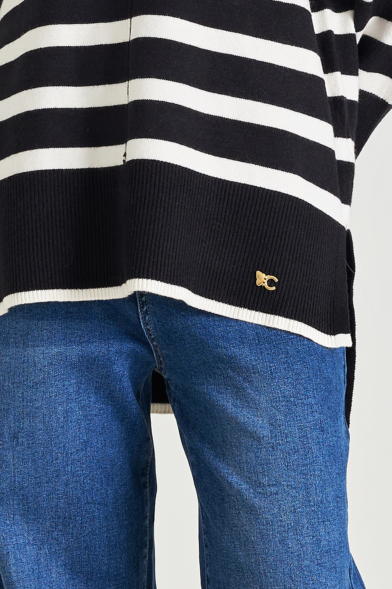 Picture of High neck stripped sweater