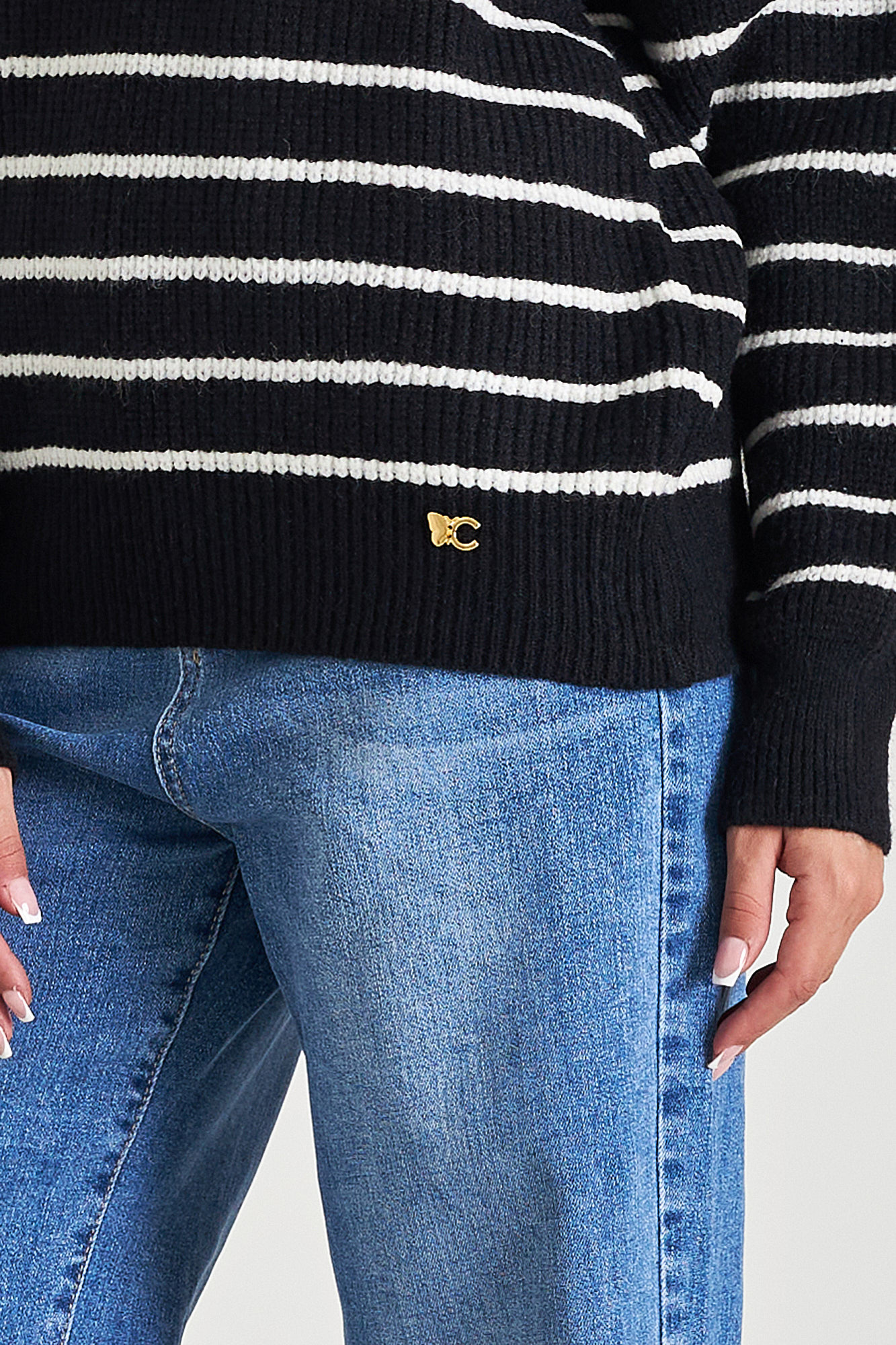 Picture of Thick knit stripped sweater