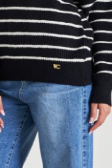 Picture of Thick knit stripped sweater