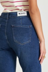 Picture of Highwaisted slim mom fit jeans