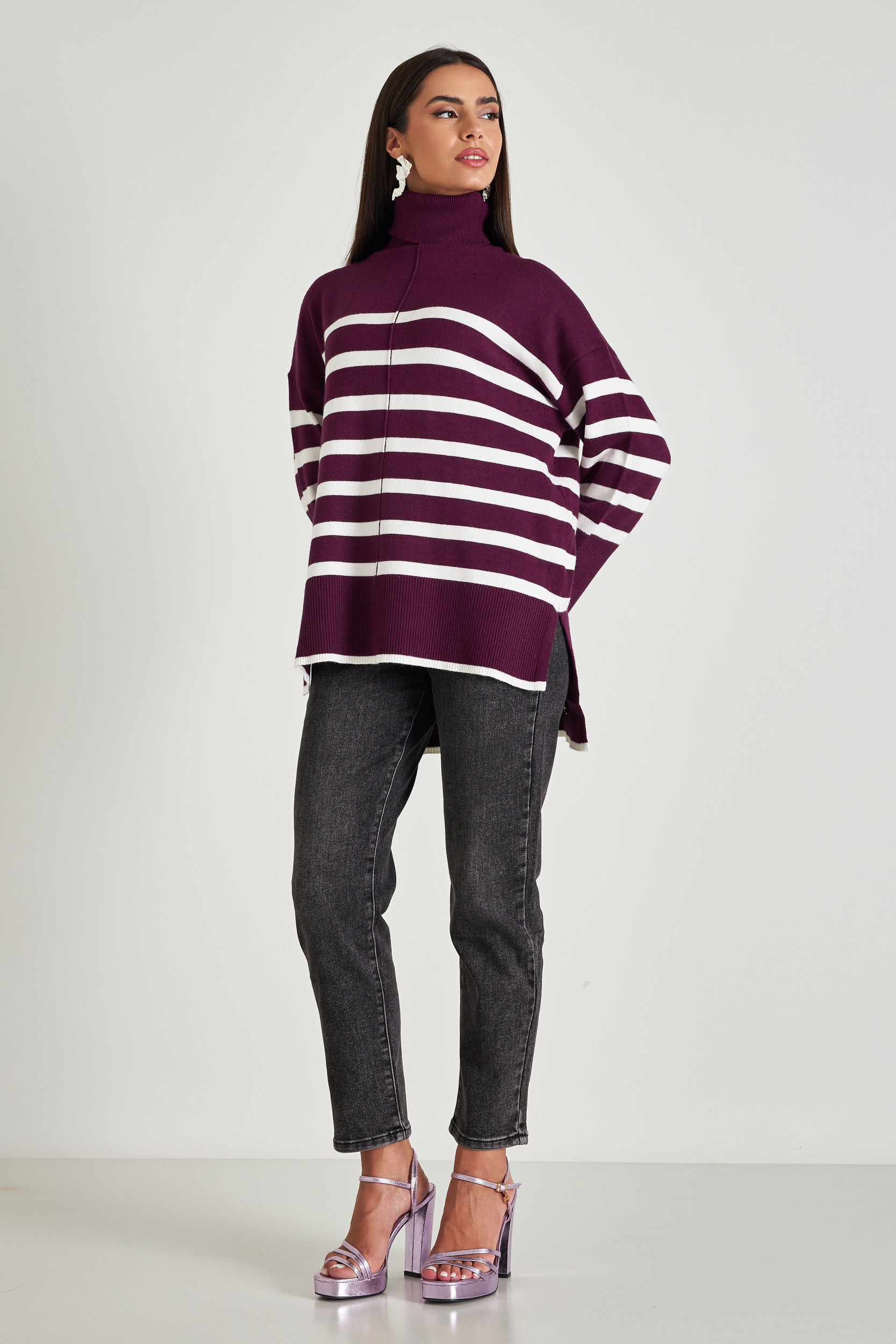Picture of High neck stripped sweater