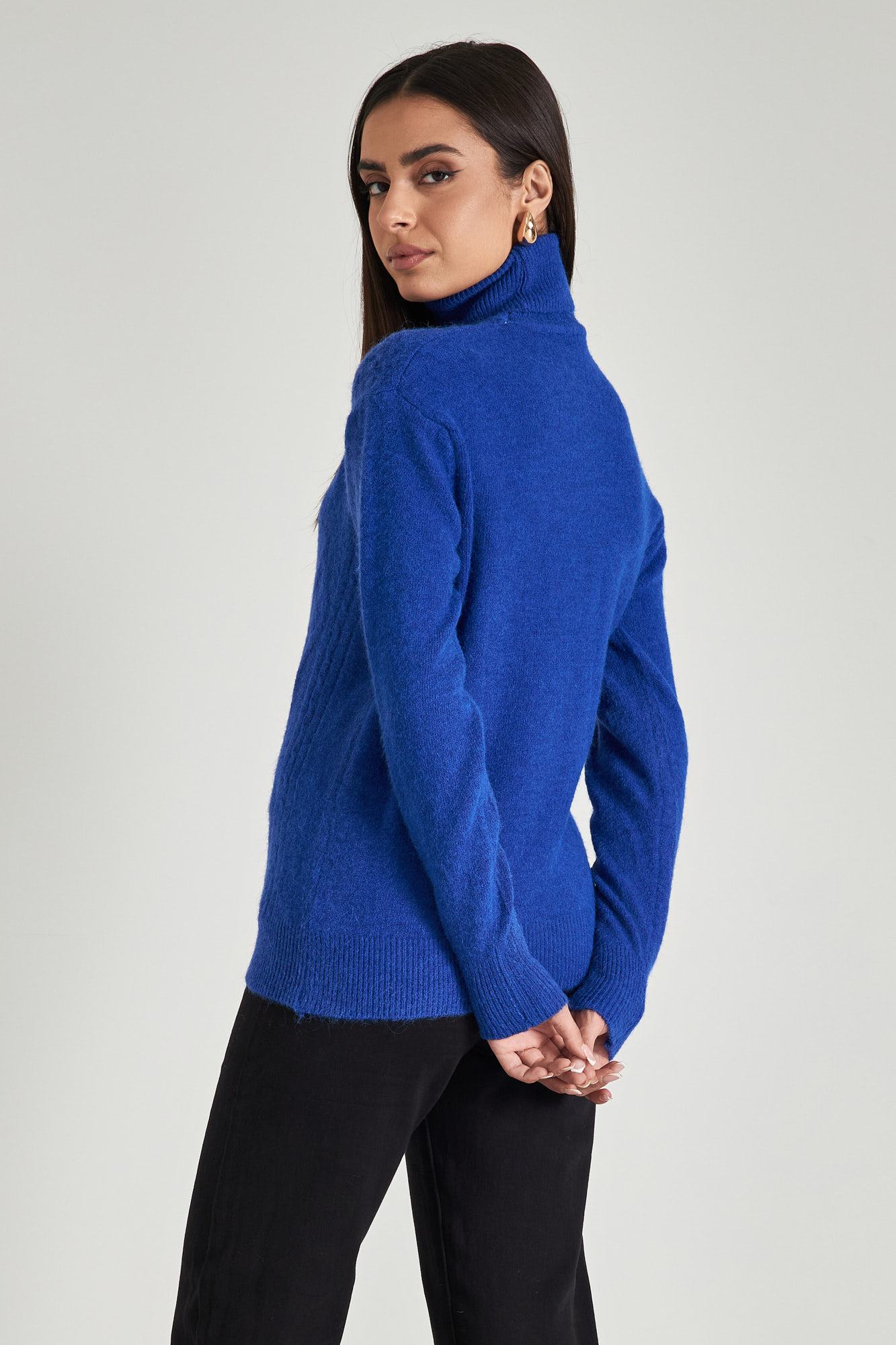 Picture of High neck knit sweater