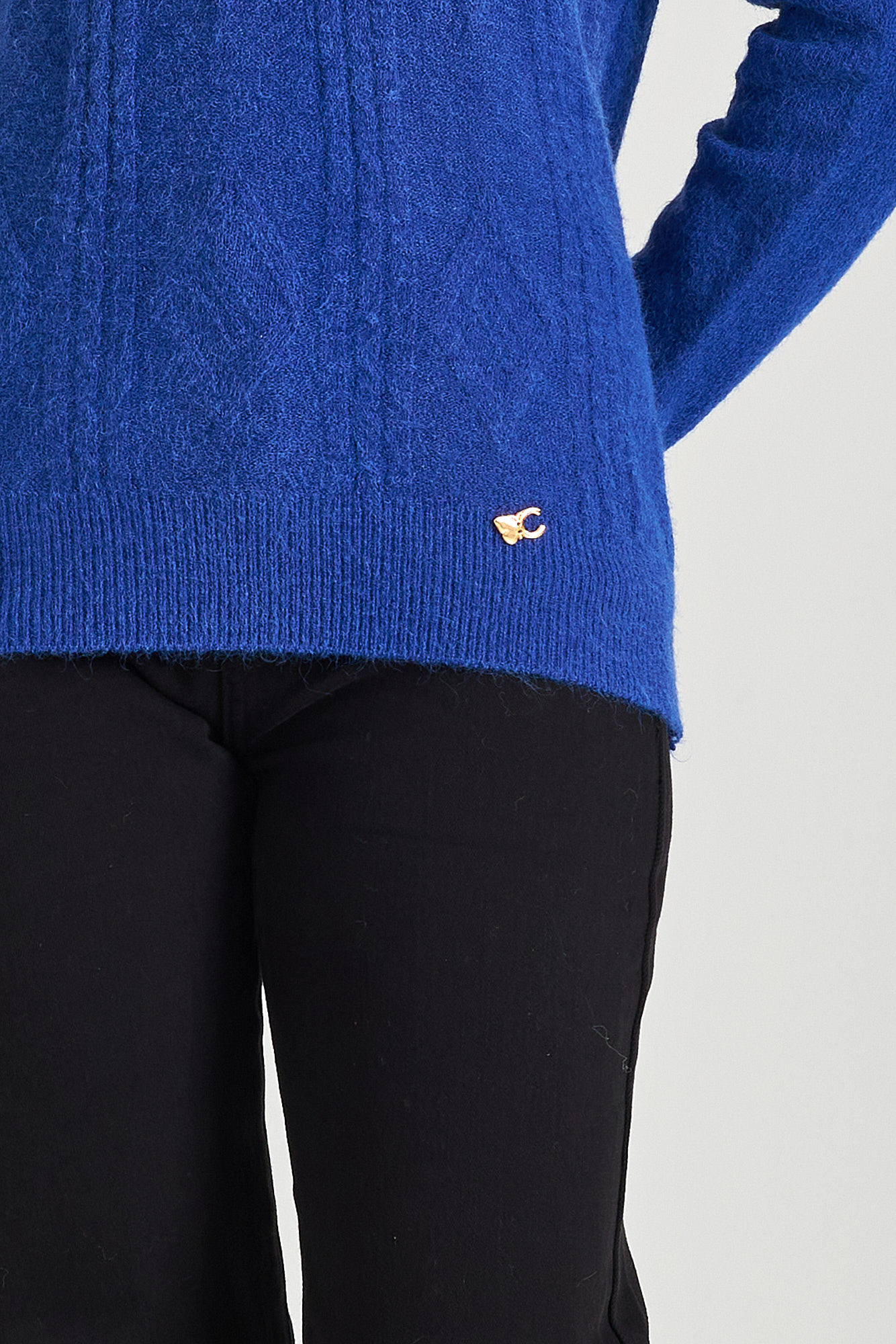 Picture of High neck knit sweater