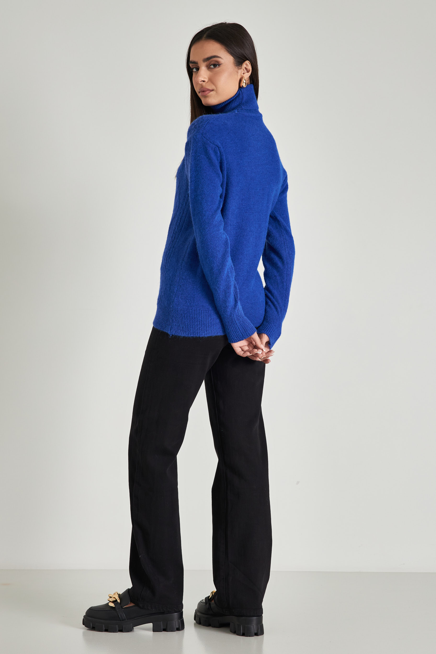 Picture of High neck knit sweater