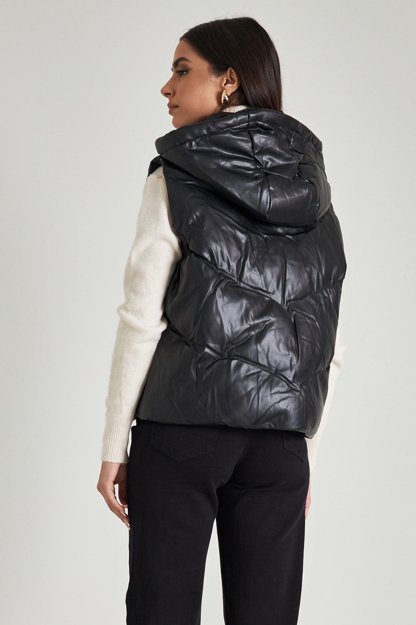 Picture of Sleeveless faux leather jacket