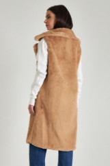 Picture of Sleeveless fur coat