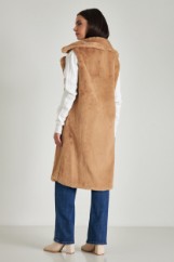 Picture of Sleeveless fur coat