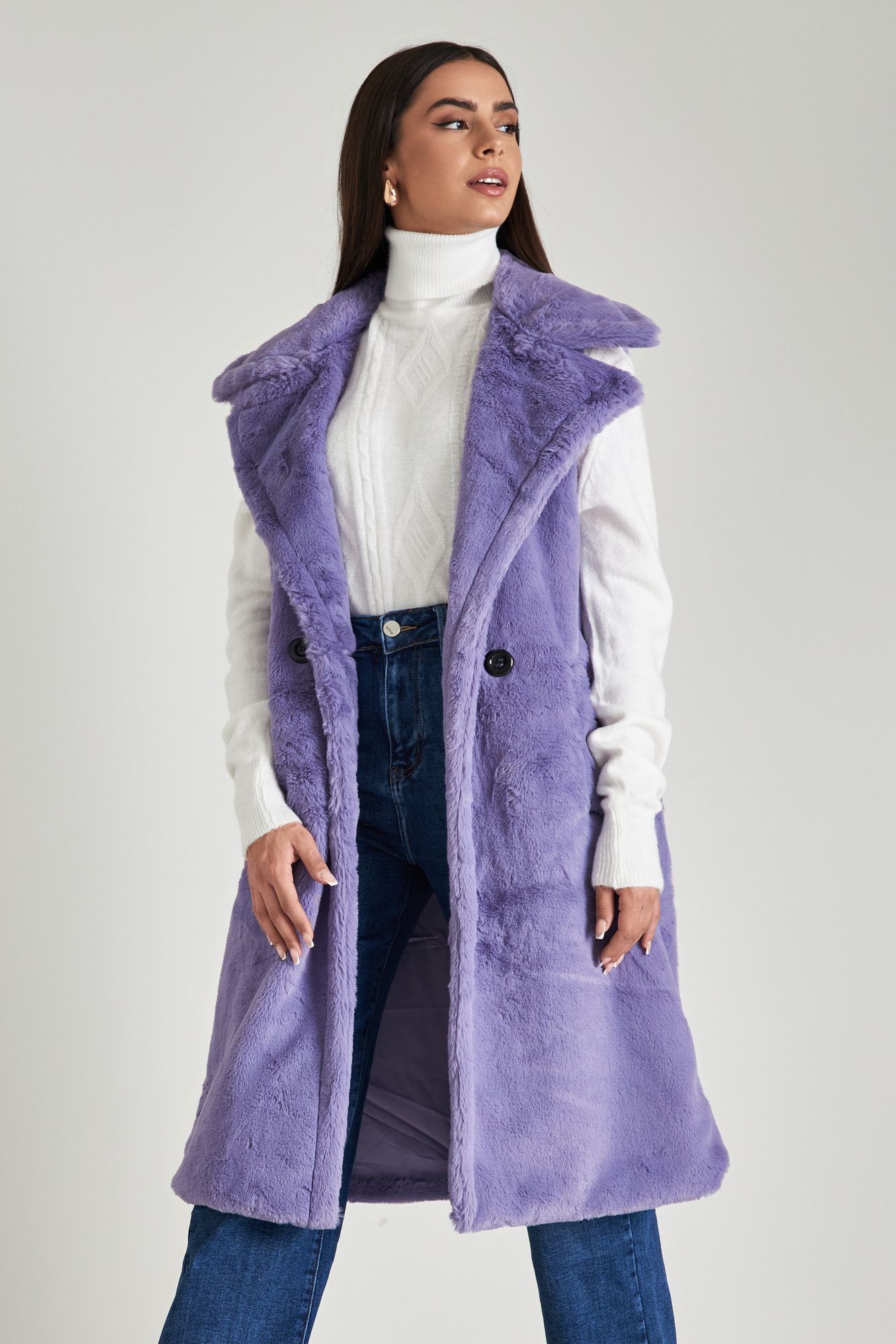 Picture of Sleeveless fur coat