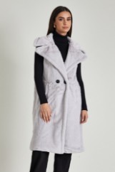 Picture of Sleeveless fur coat