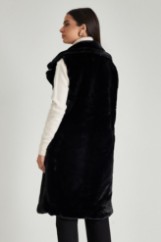 Picture of Sleeveless fur coat