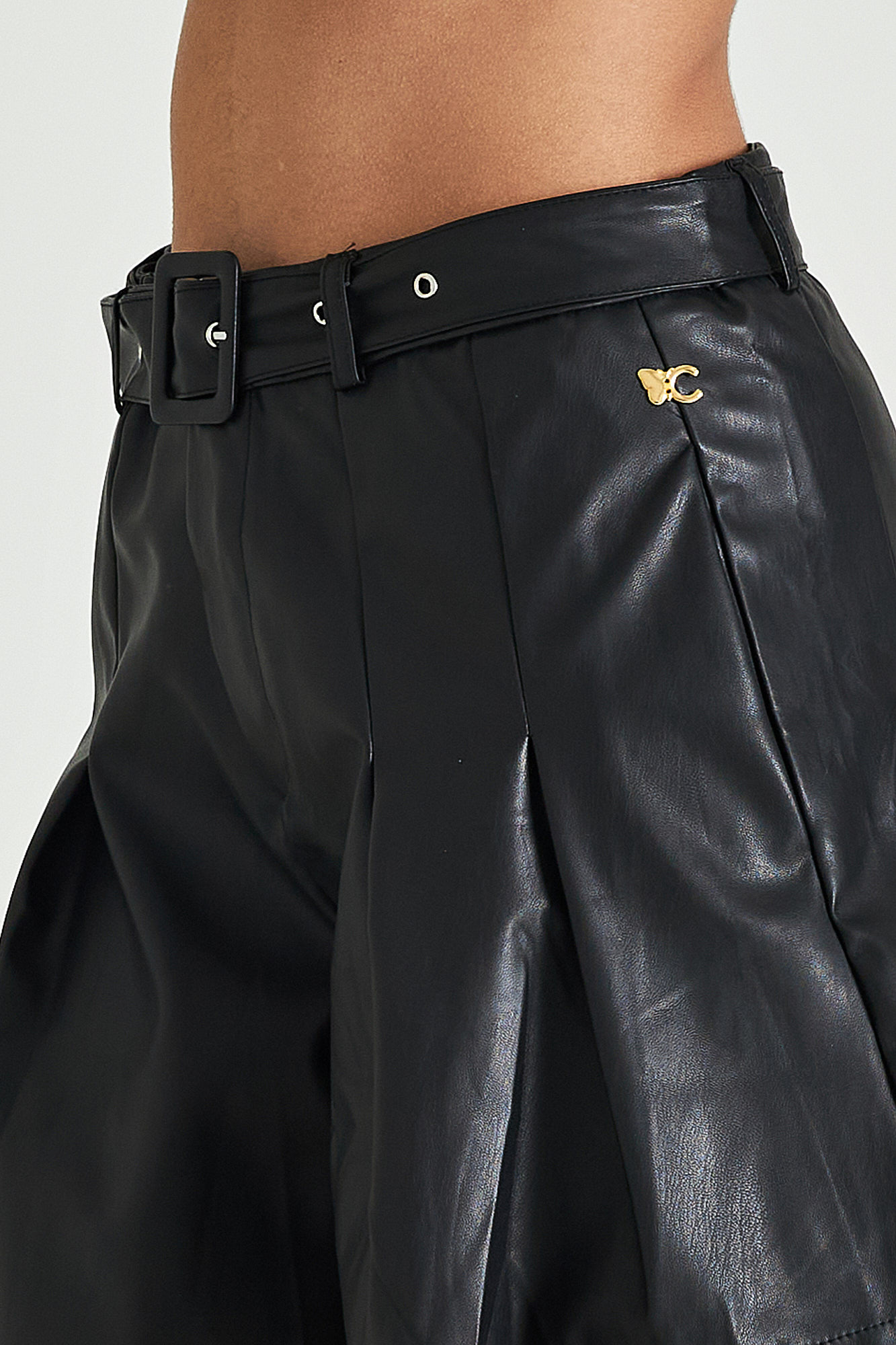 Picture of Faux leather shorts