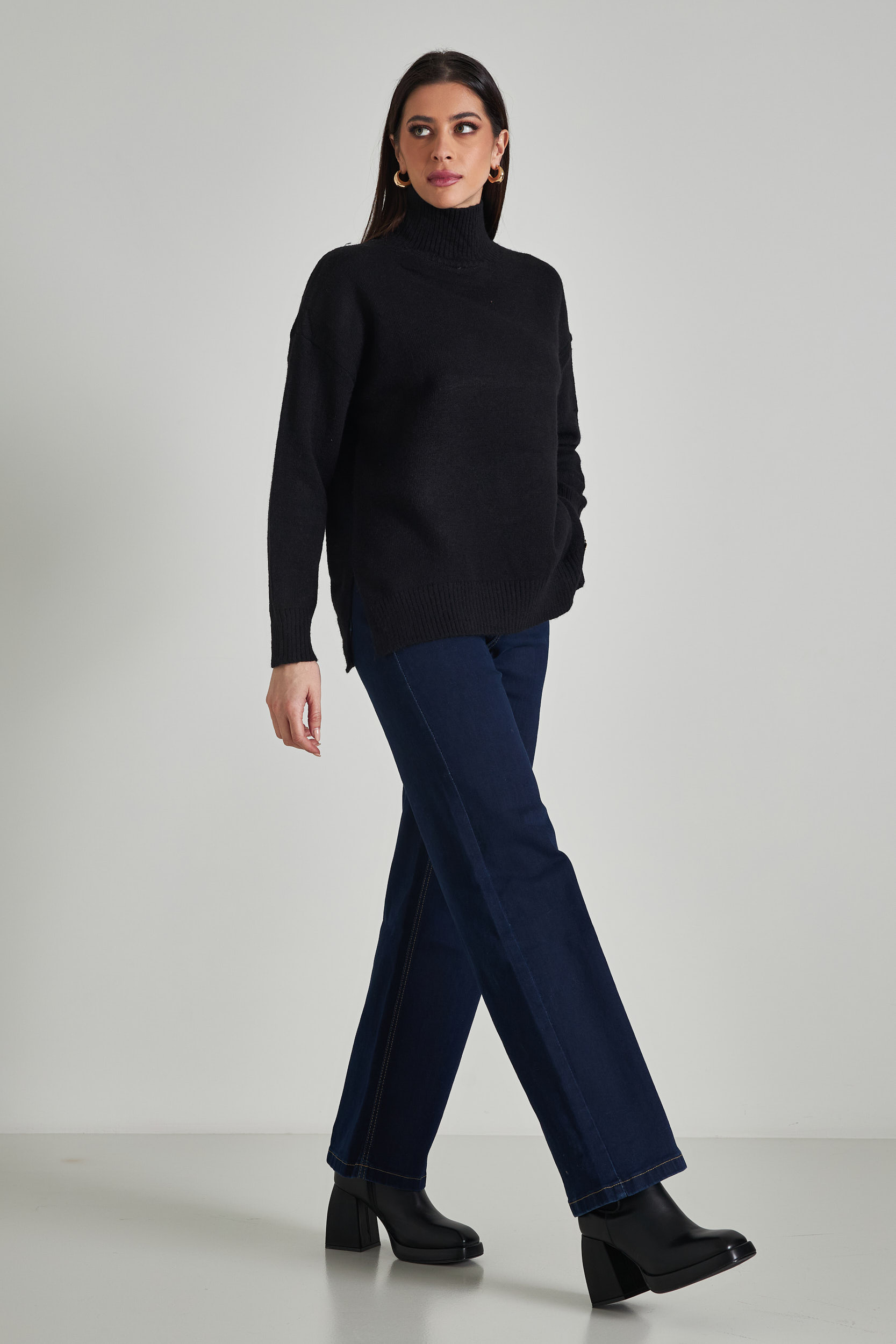 Picture of High neck loose sweater