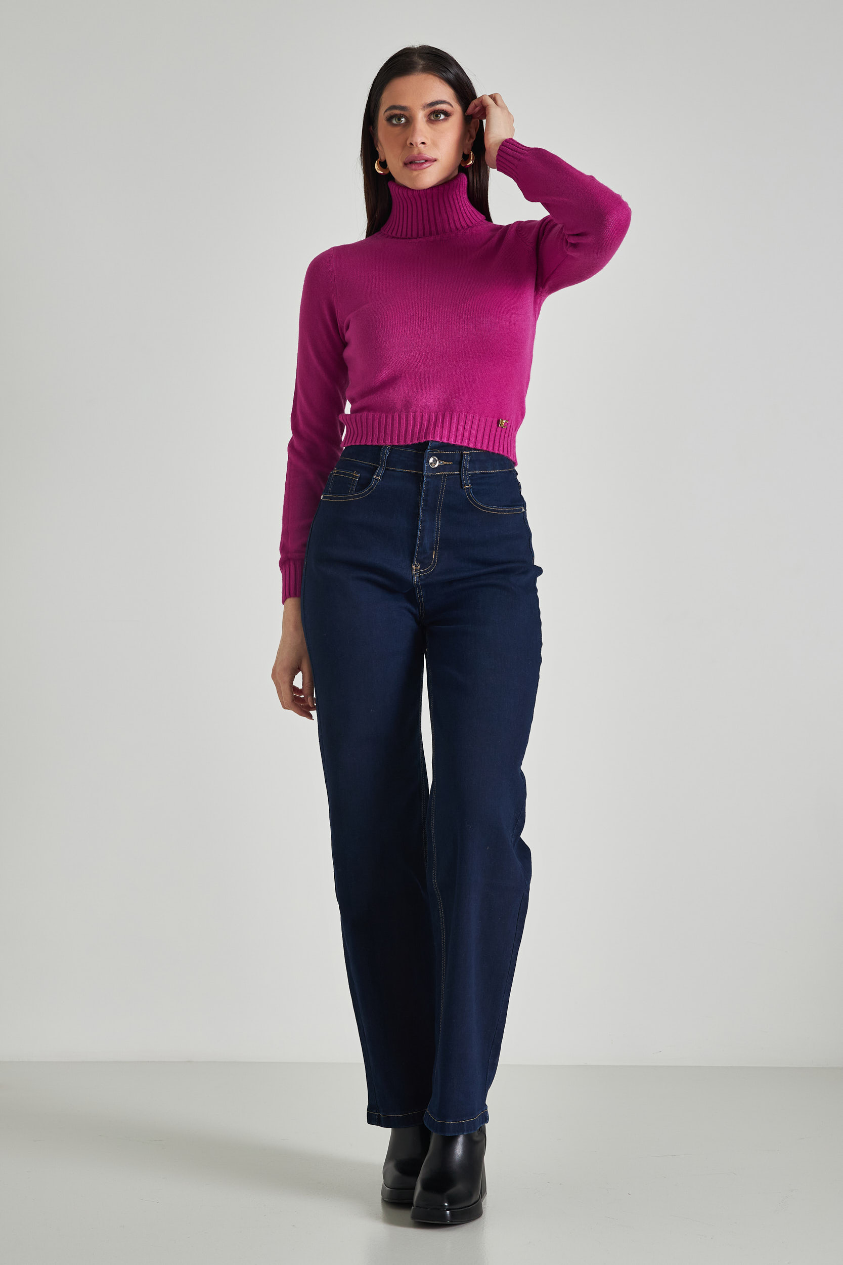 Picture of Cropped high neck sweater