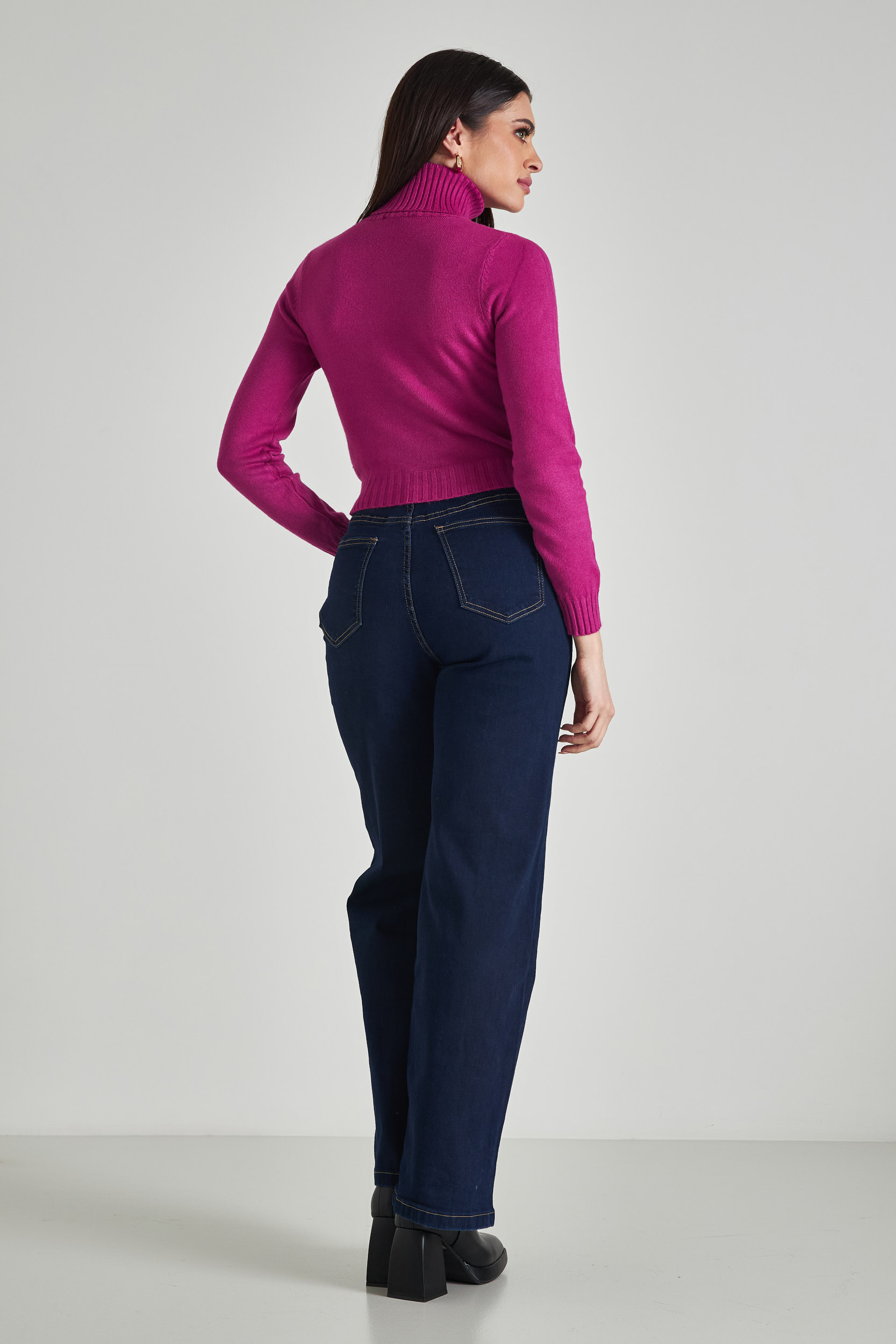 Picture of Cropped high neck sweater