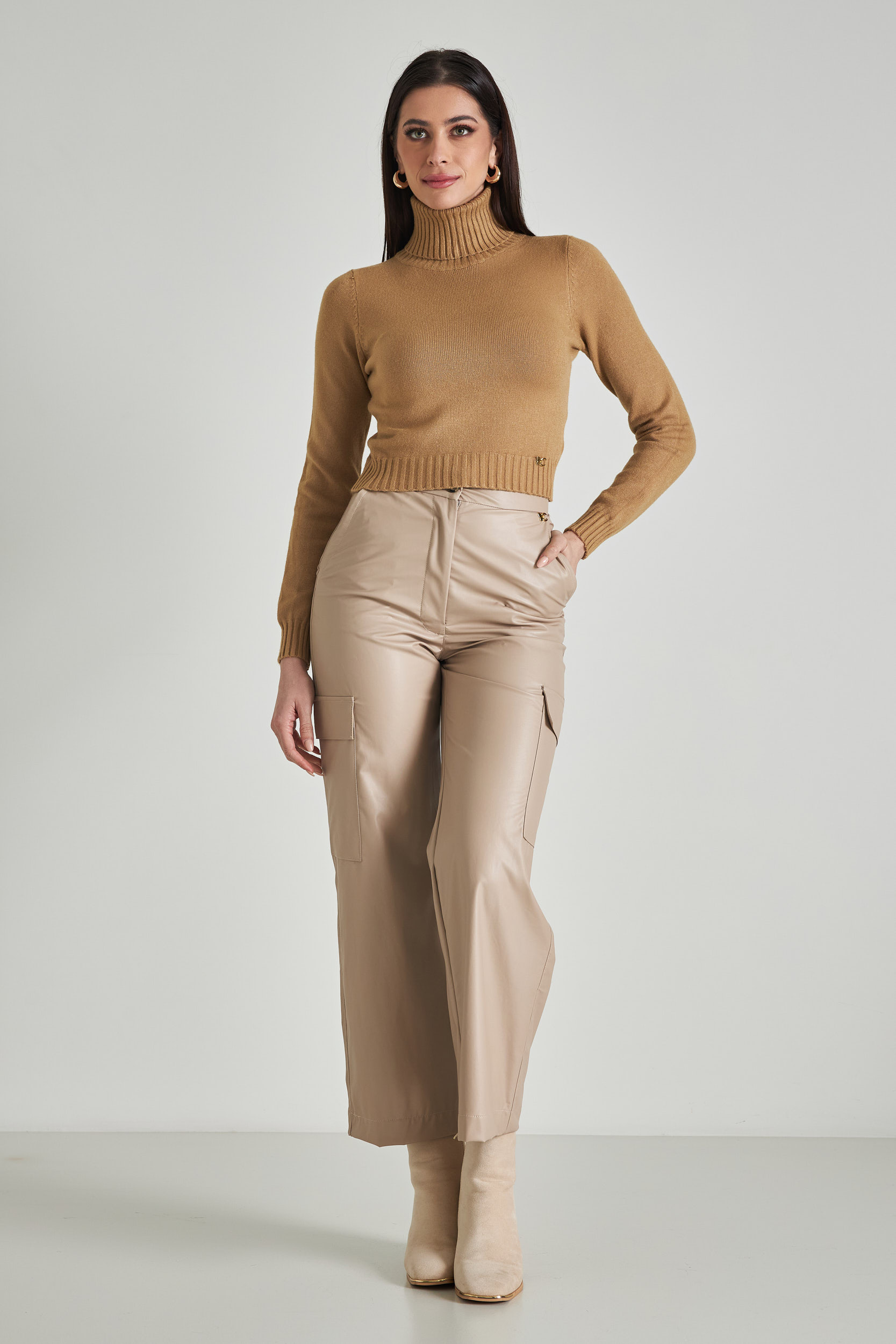 Picture of Cropped high neck sweater