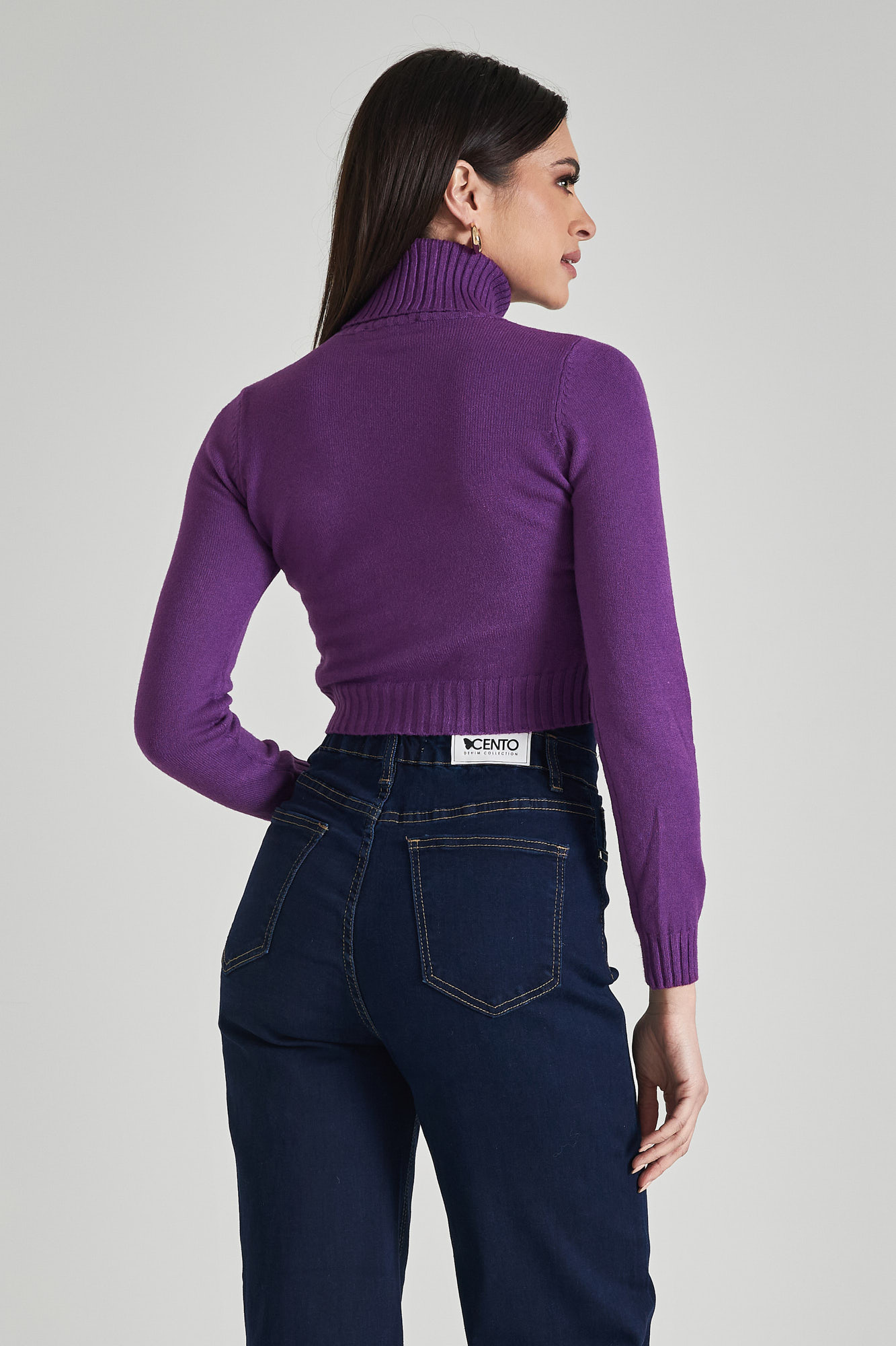 Picture of Cropped high neck sweater