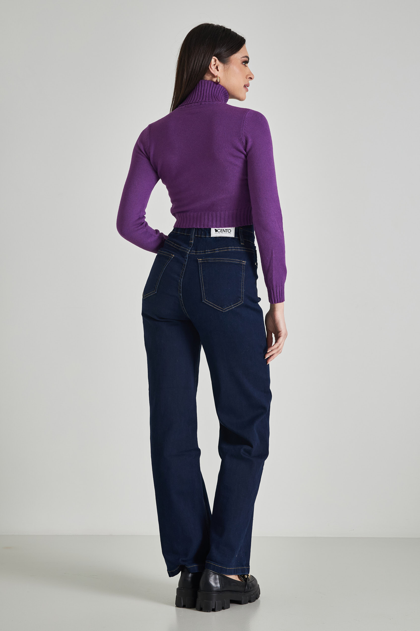 Picture of Cropped high neck sweater