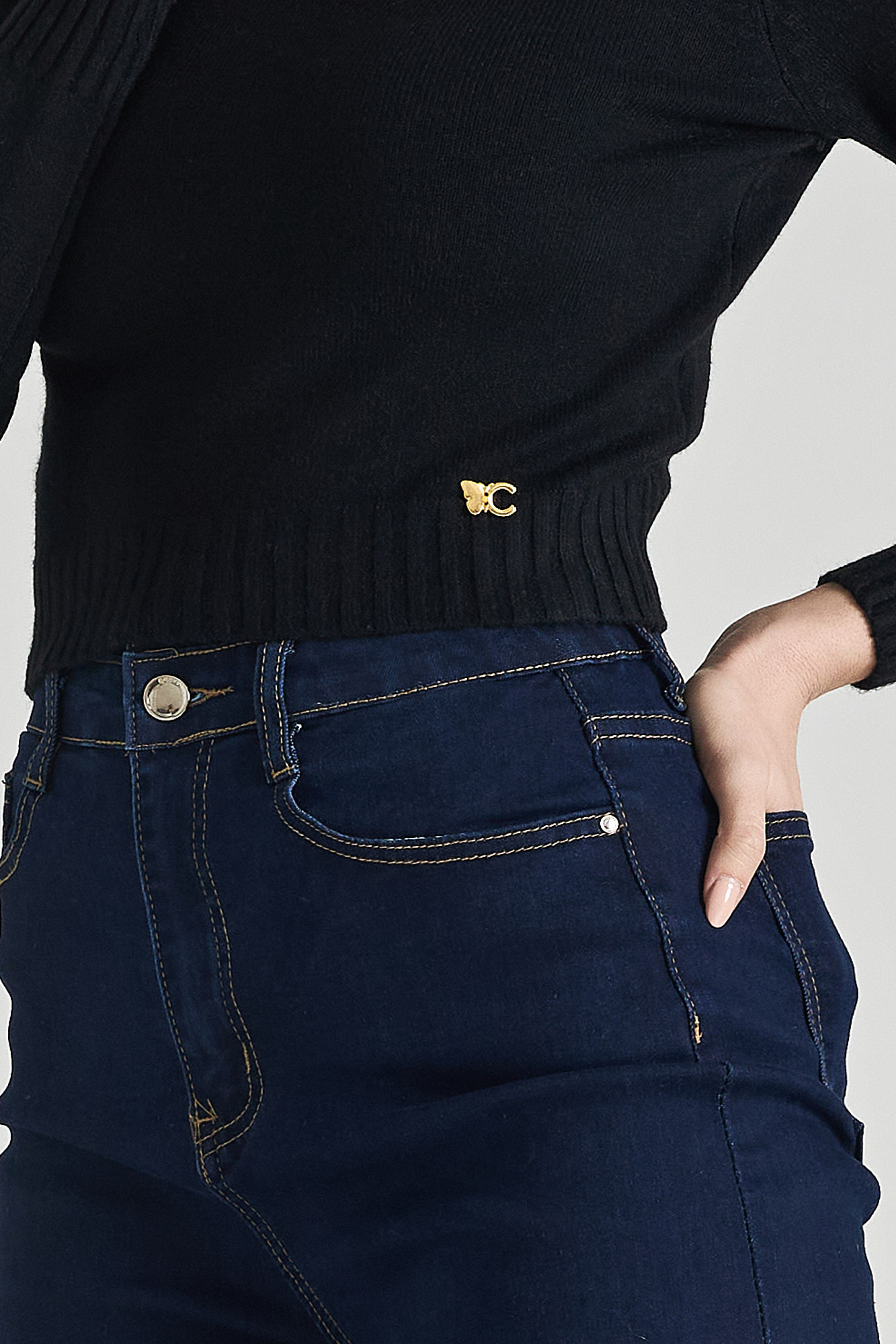 Picture of Cropped high neck sweater