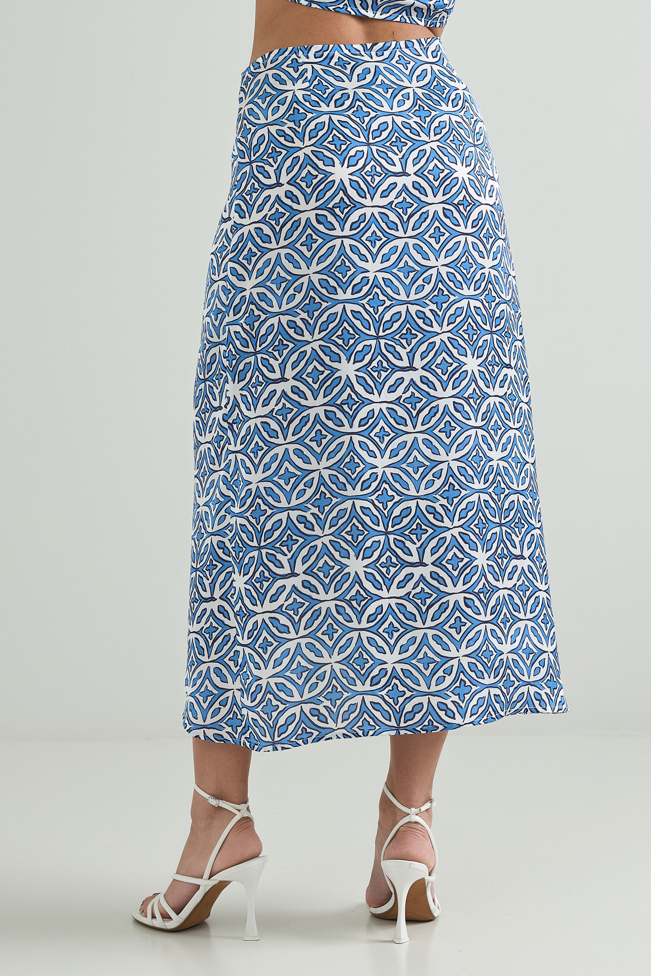 Picture of Wrap satin printed skirt