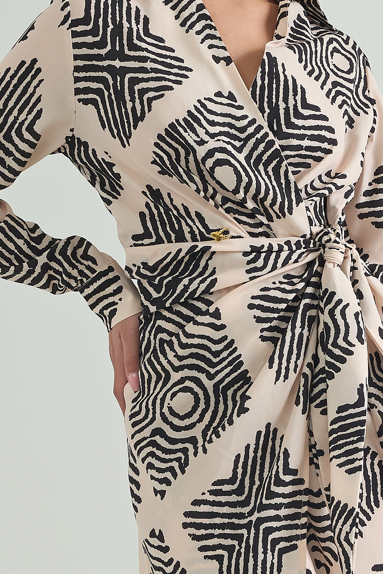 Picture of Wrap dress with tie knot