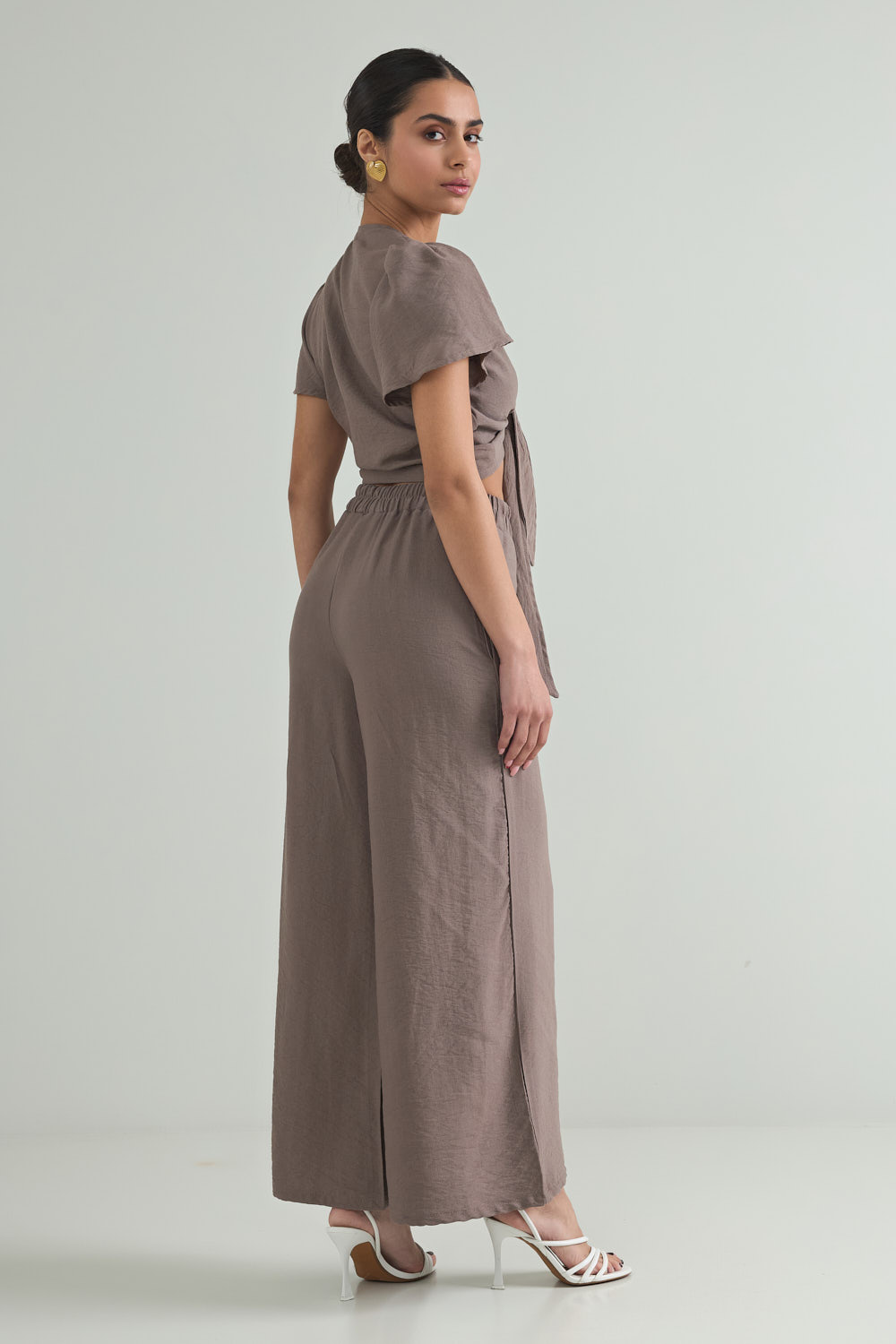 Picture of Short flared trousers with elastic