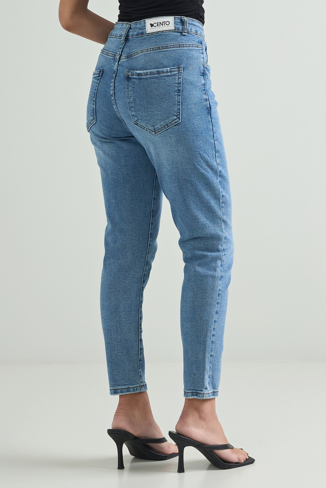 Picture of Highwaisted mom fit jeans