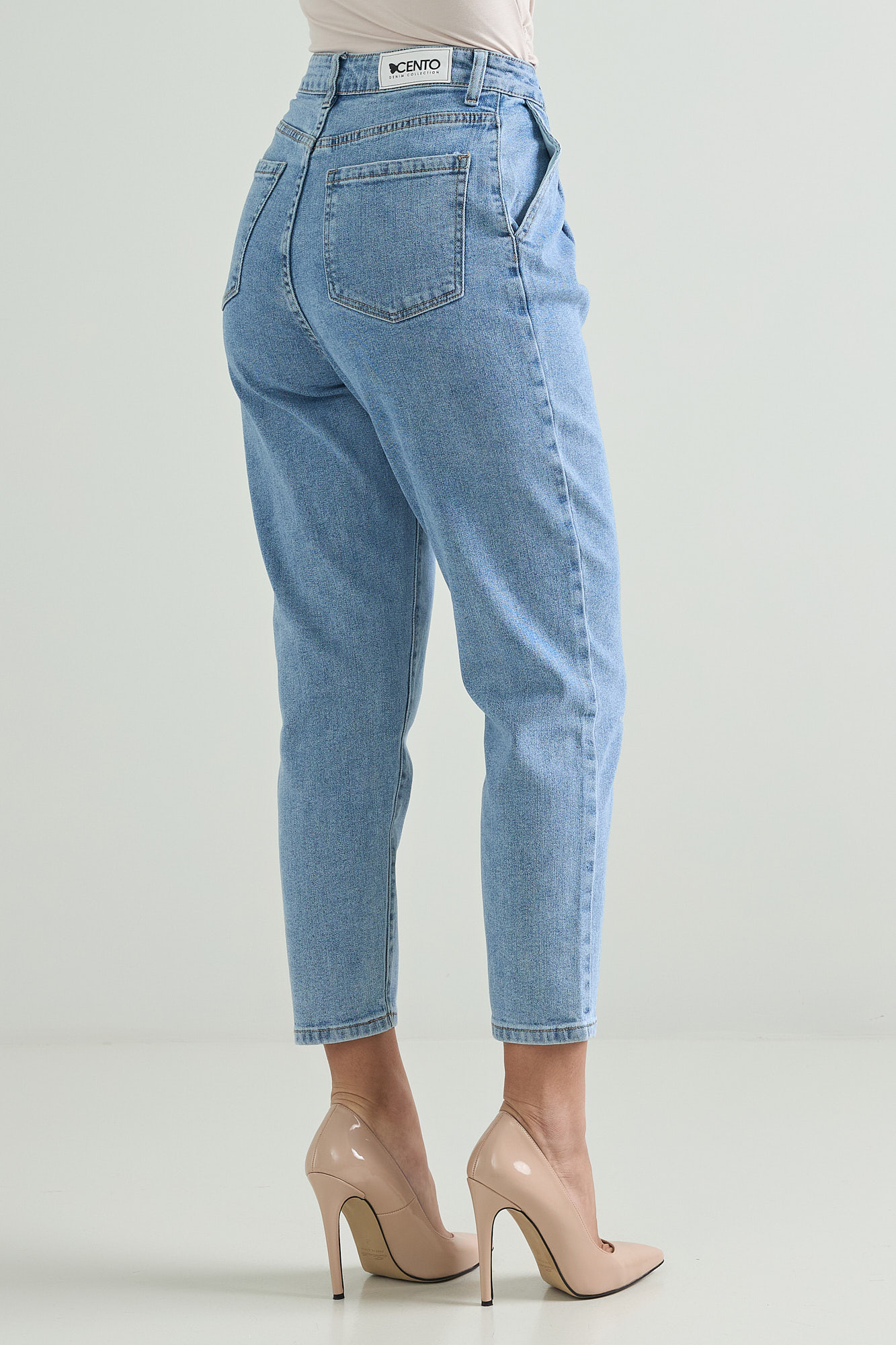 Picture of Pleated highwaisted jeans