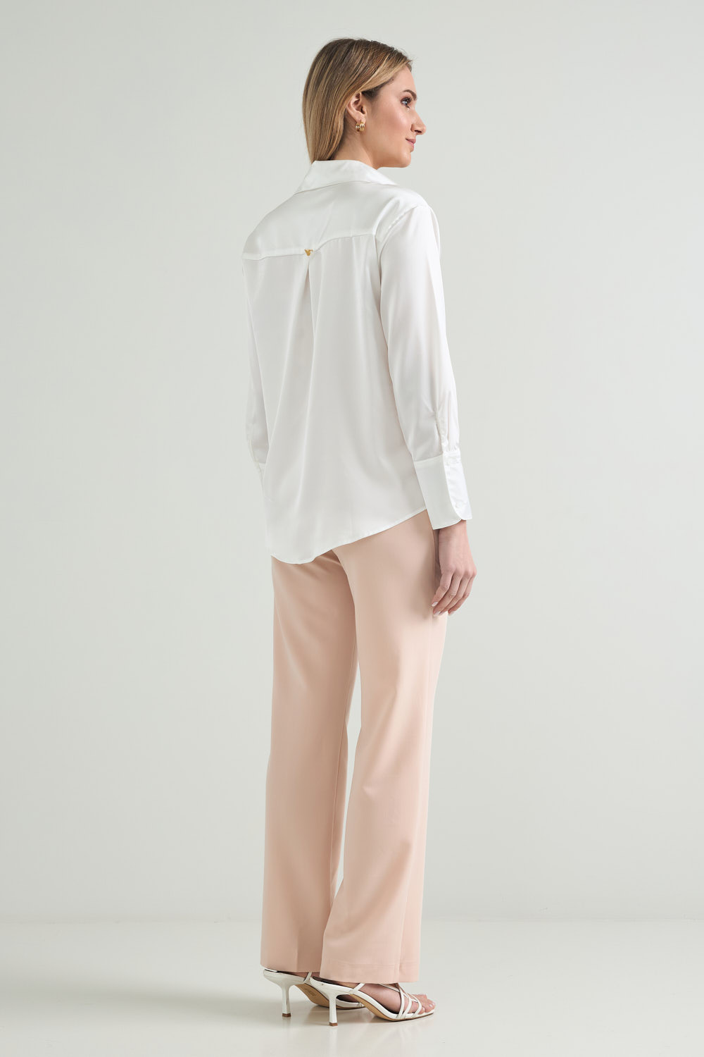 Picture of Loose basic satin shirt