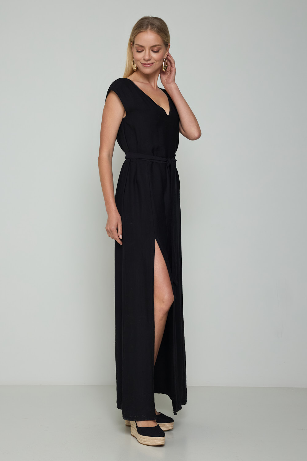 Picture of Belted maxi split dress