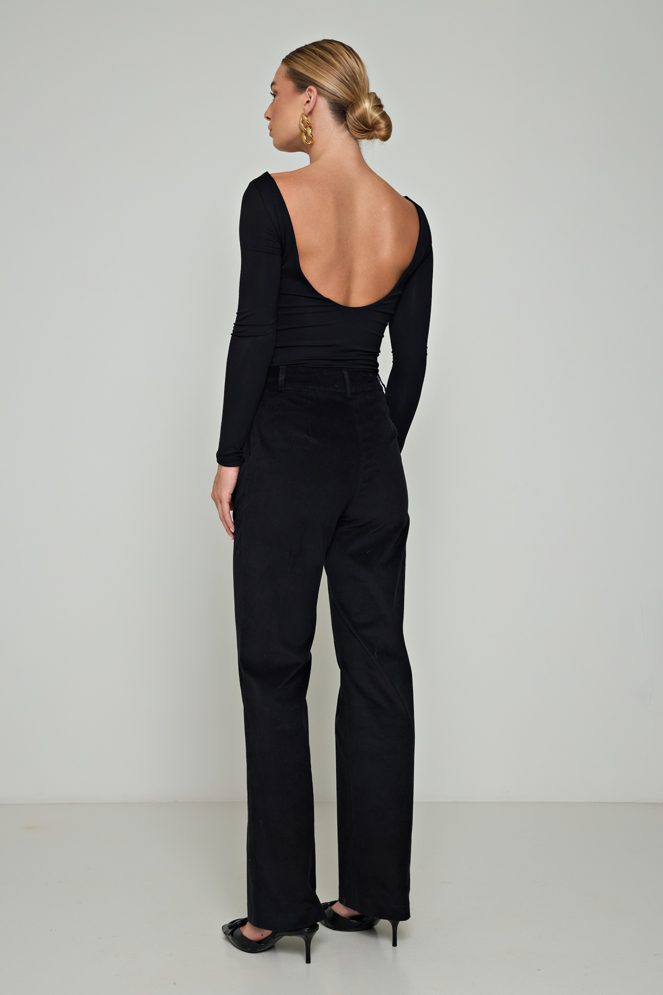 Picture of High-waist velvet pants