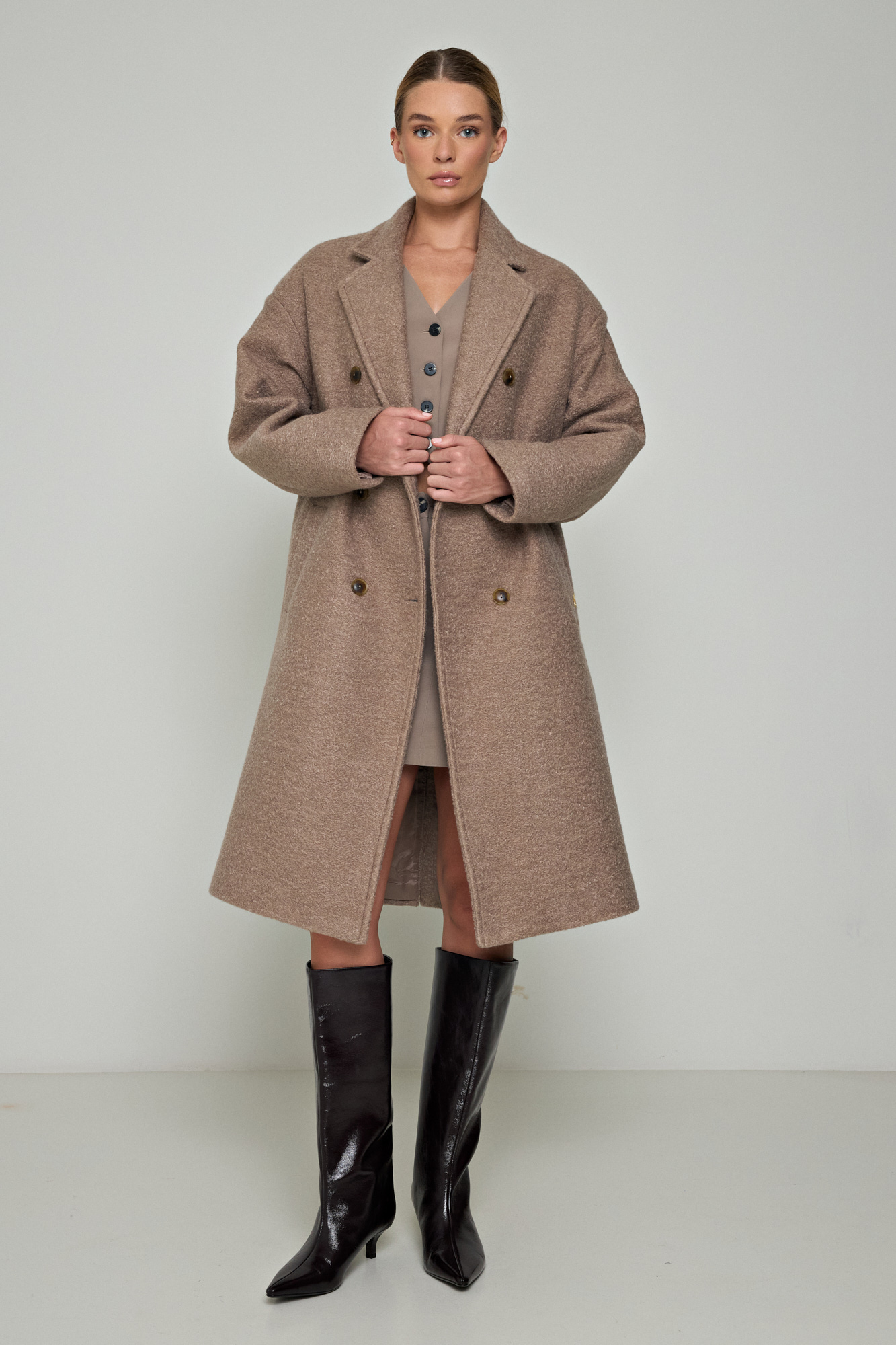 Εικόνα της Παλτό σταυρωτό oversized με διπλά κουμπιά
