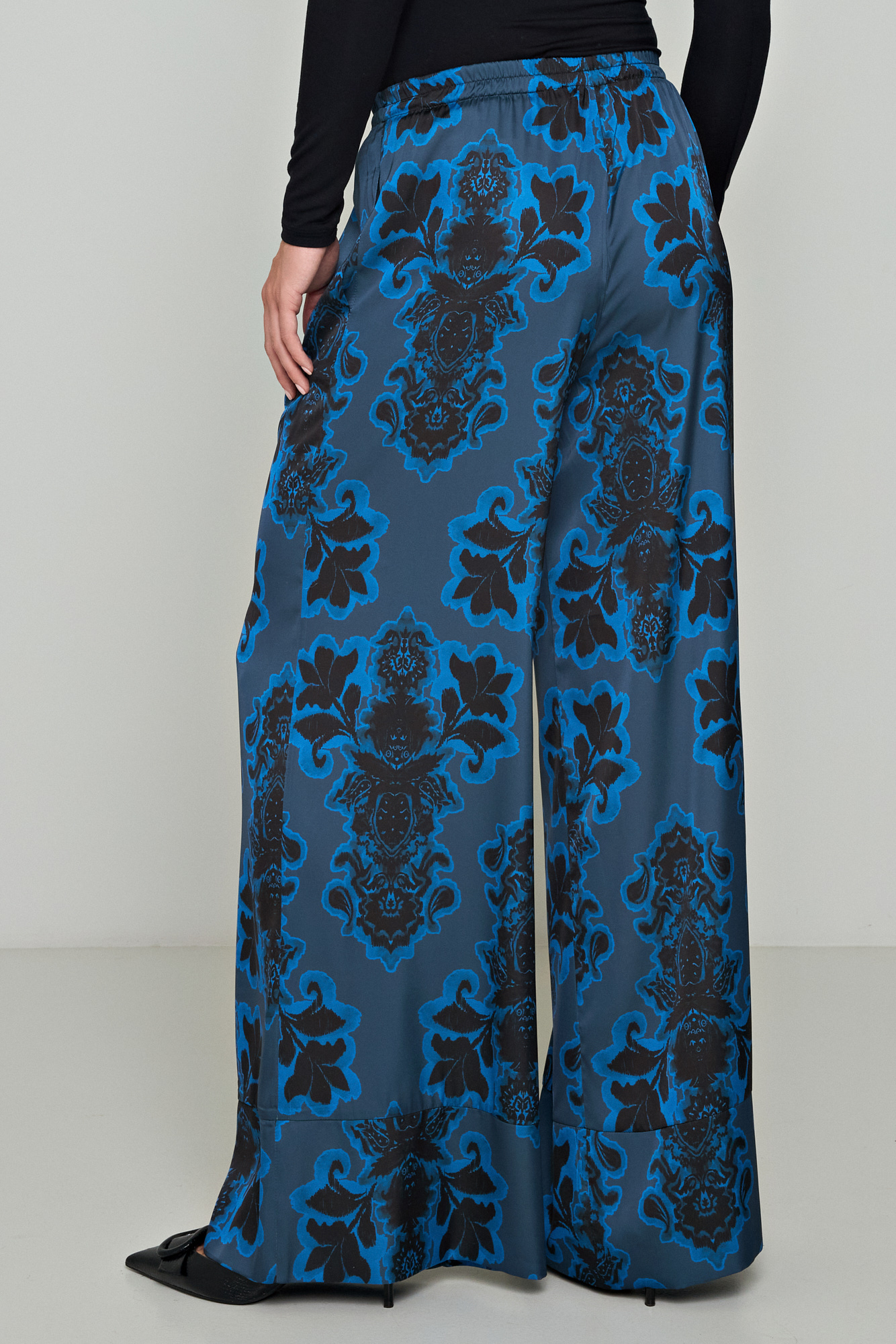 Picture of Wide leg printed trousers