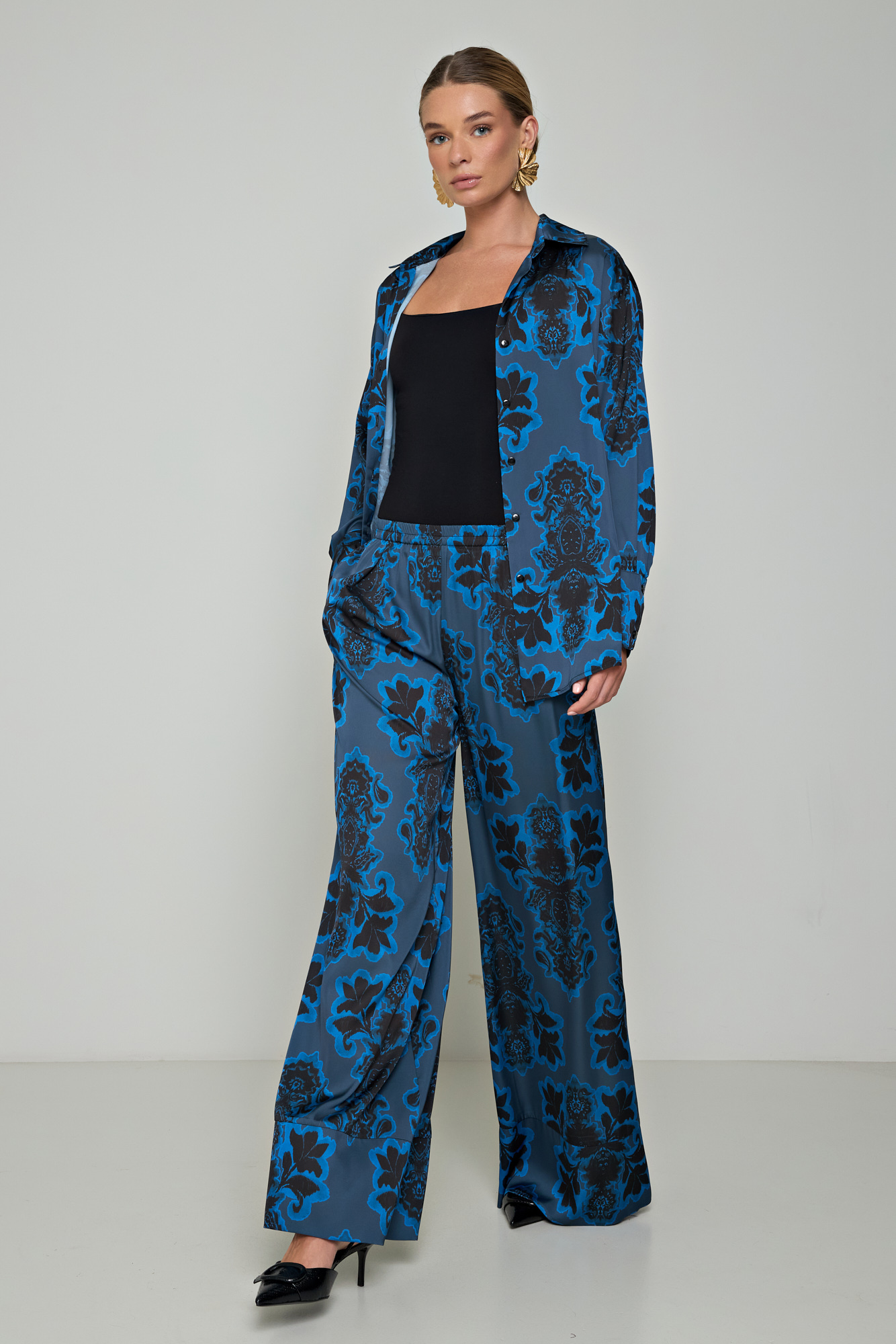 Picture of Wide leg printed trousers