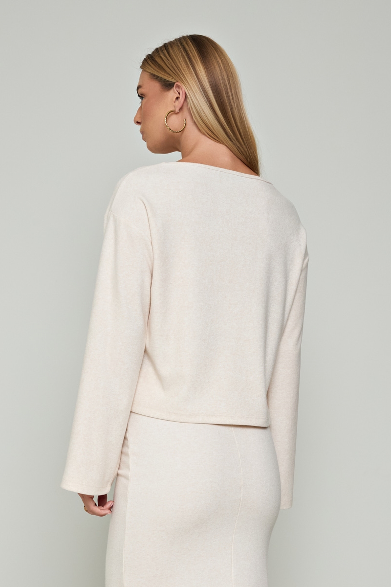 Picture of Pullover top with wide sleeves